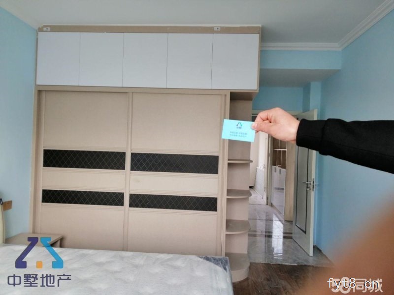 花千树一期边套洋房,20万装修,基本没住人,用钱急售,可按揭