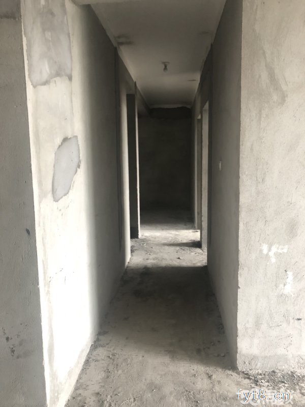 公园里现房115平方另有赠送三室两厅有证可过户按揭前后无遮挡