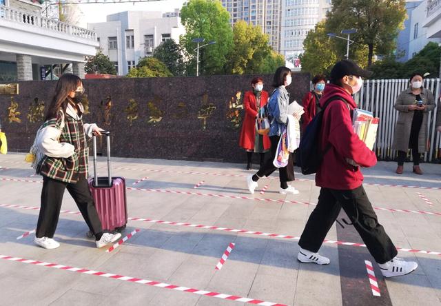 今天，开学！阜阳高三学子率先复课
