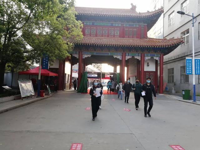 今天，开学！阜阳高三学子率先复课